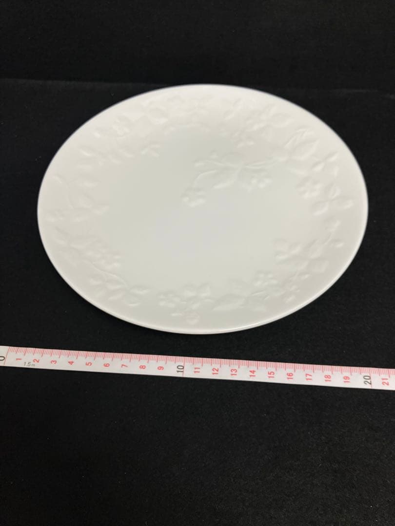 新品  WILD STRAWBERRY WHITE 皿4枚セット