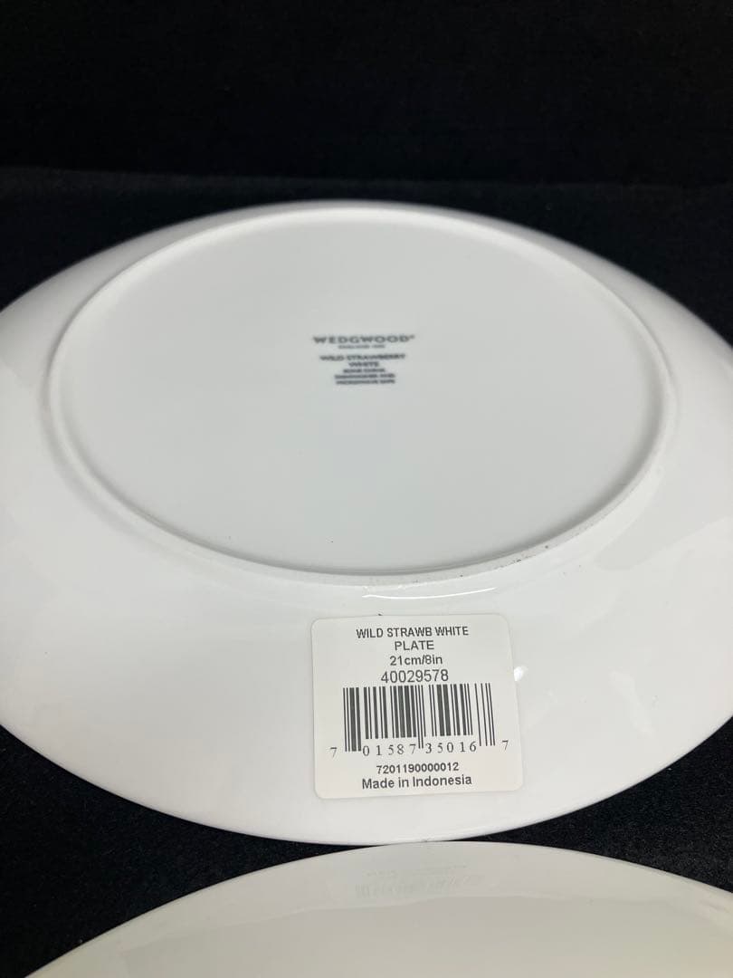 新品  WILD STRAWBERRY WHITE 皿4枚セット