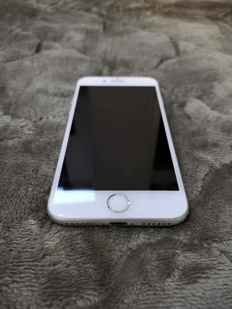 Apple iPhone 7 シルバー 4.7インチ 本体 32GB
