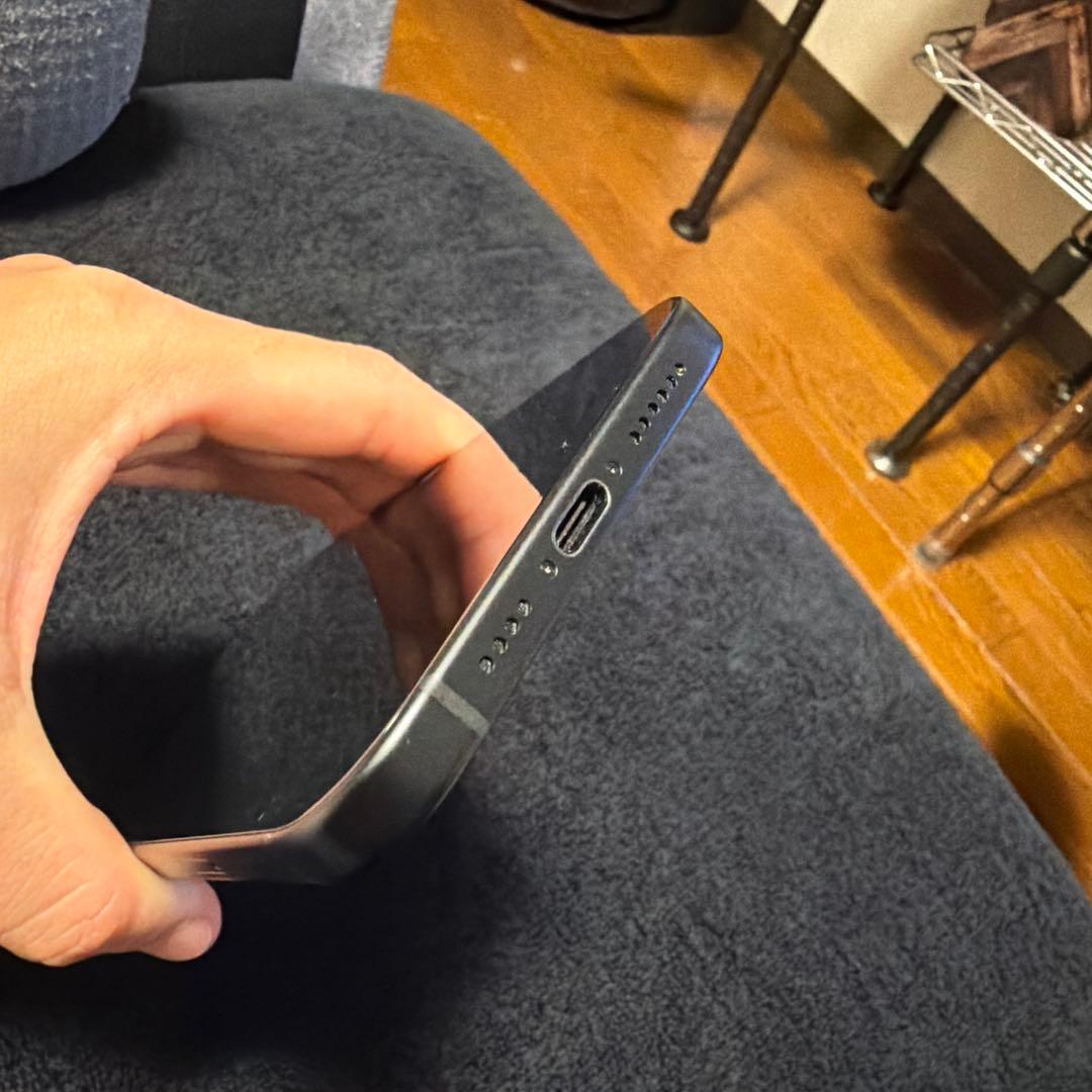 iPhone15Plus 128GB ブラック　バッテリー97%