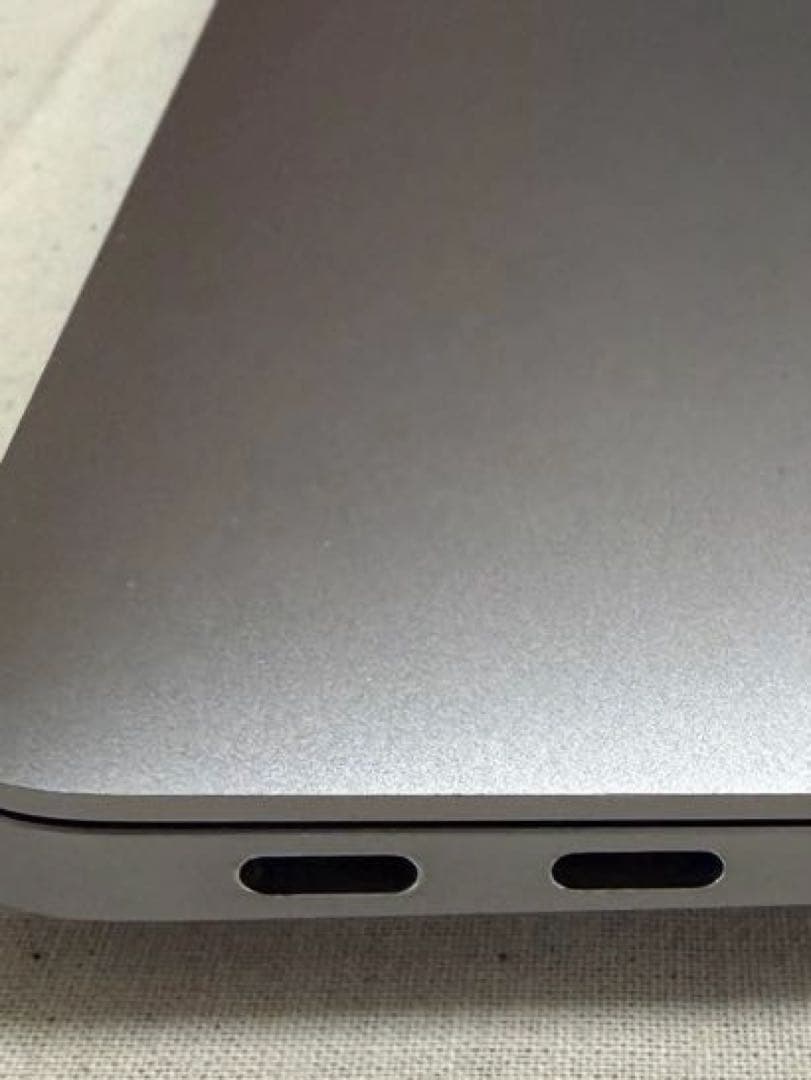 Macbook Air M1 (2020) 13インチ16GB 256GB UK