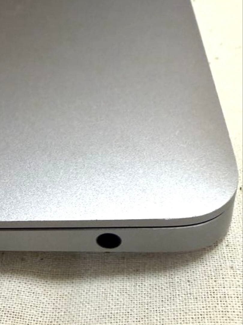 Macbook Air M1 (2020) 13インチ16GB 256GB UK
