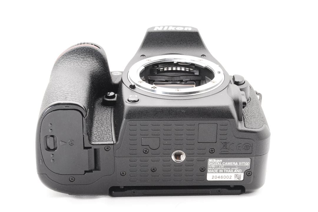 Nikon D7500 シングルレンズセット 一眼レフカメラ 近～中望遠レンズ♪