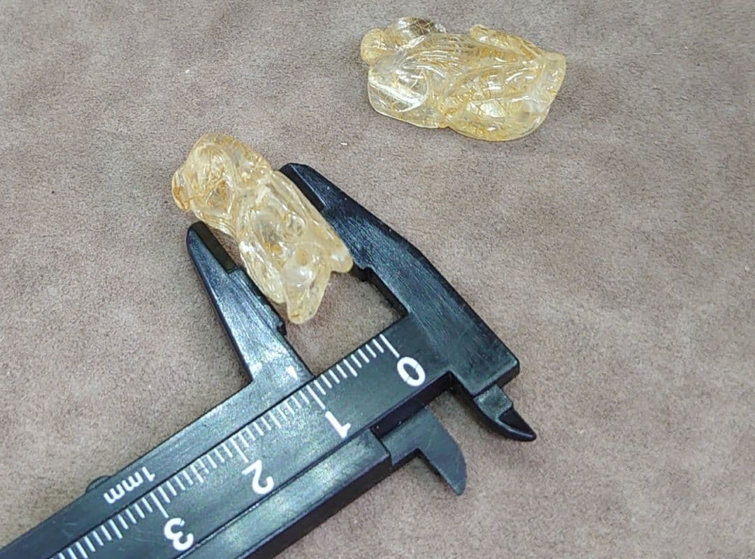 貔貅(ヒキュウ)置物 ルチルクォーツ