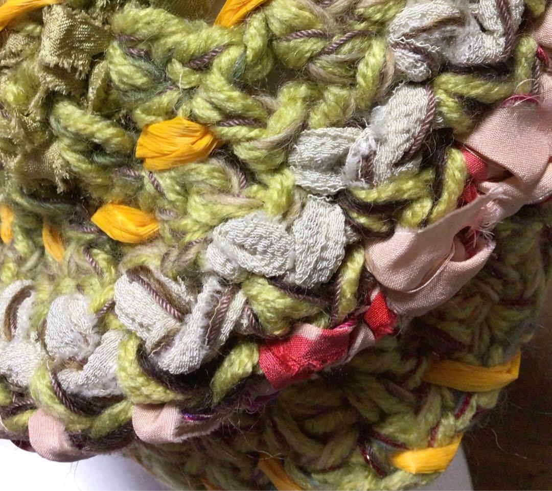 手作りニット帽　❣️高級シルク縮緬リボン　ハンドメイド ビーニー　鶯色