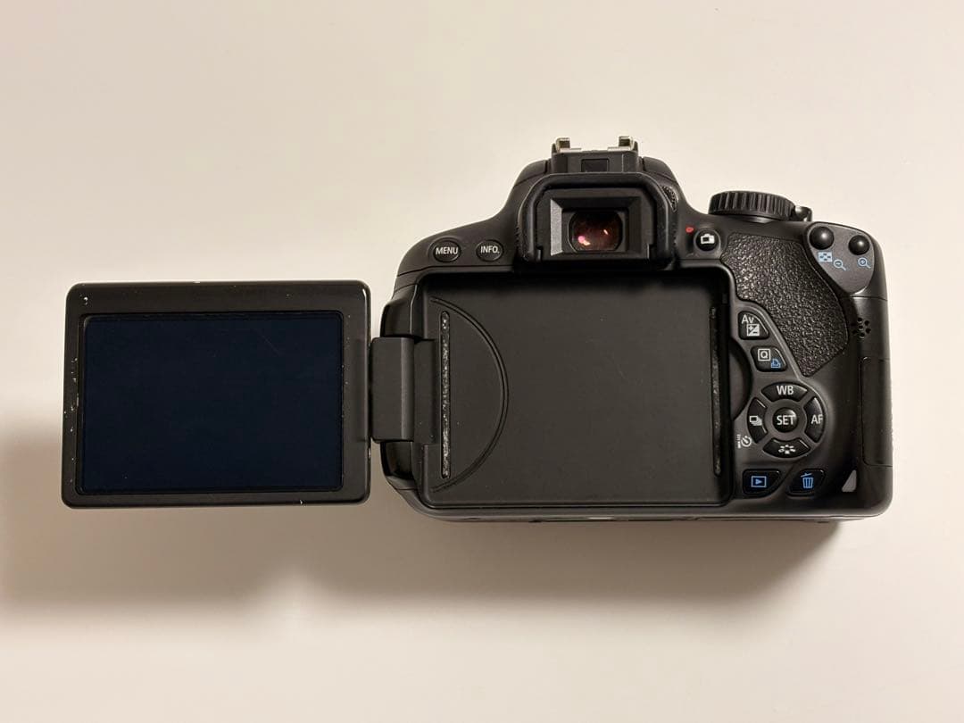 Canon EOS Kiss X6i レンズキット 一眼レフ カメラ