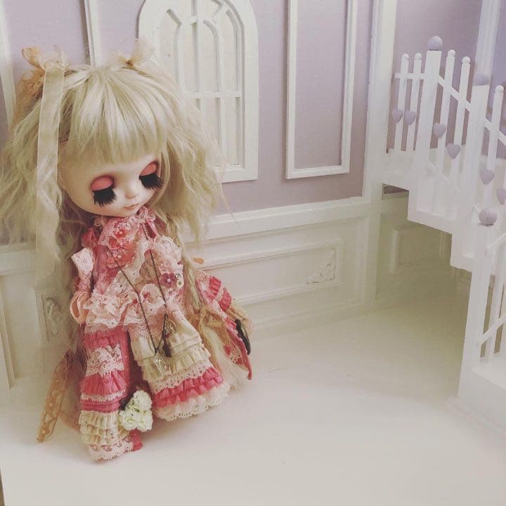 NO.107 雪うさぎ様♡オーダー専用　ブライス  階段付きドールハウス