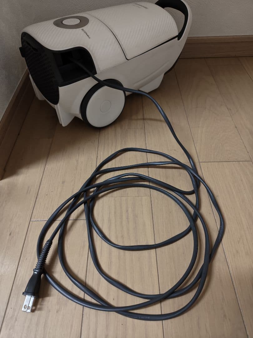 パナソニック紙パック式クリーナー小型軽量　MC-JP810G(W)　中古美品