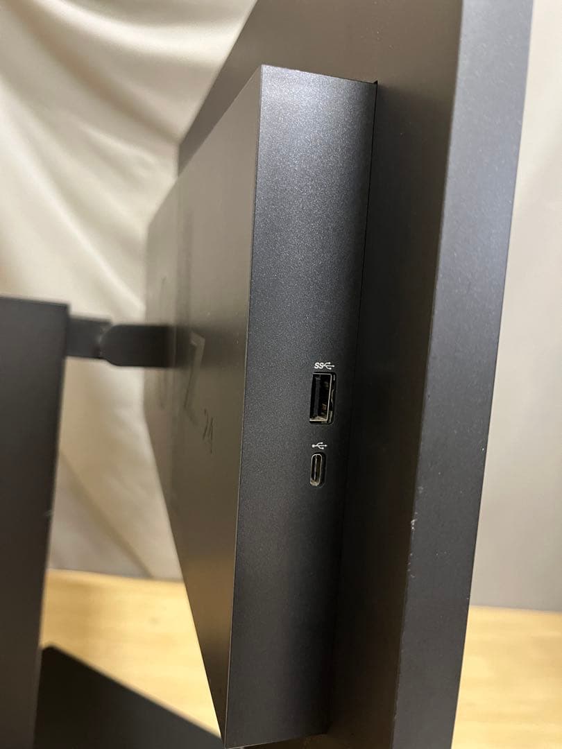 HP Z24n G2 24インチモニター　PS4対応　回転機能　高さ調節