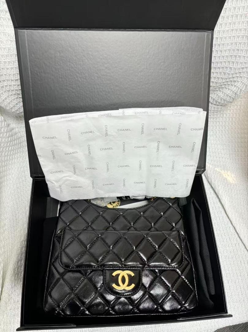 美品 非売品 VIP顧客限定 25SSブラック パテントレザー バッグ~~~