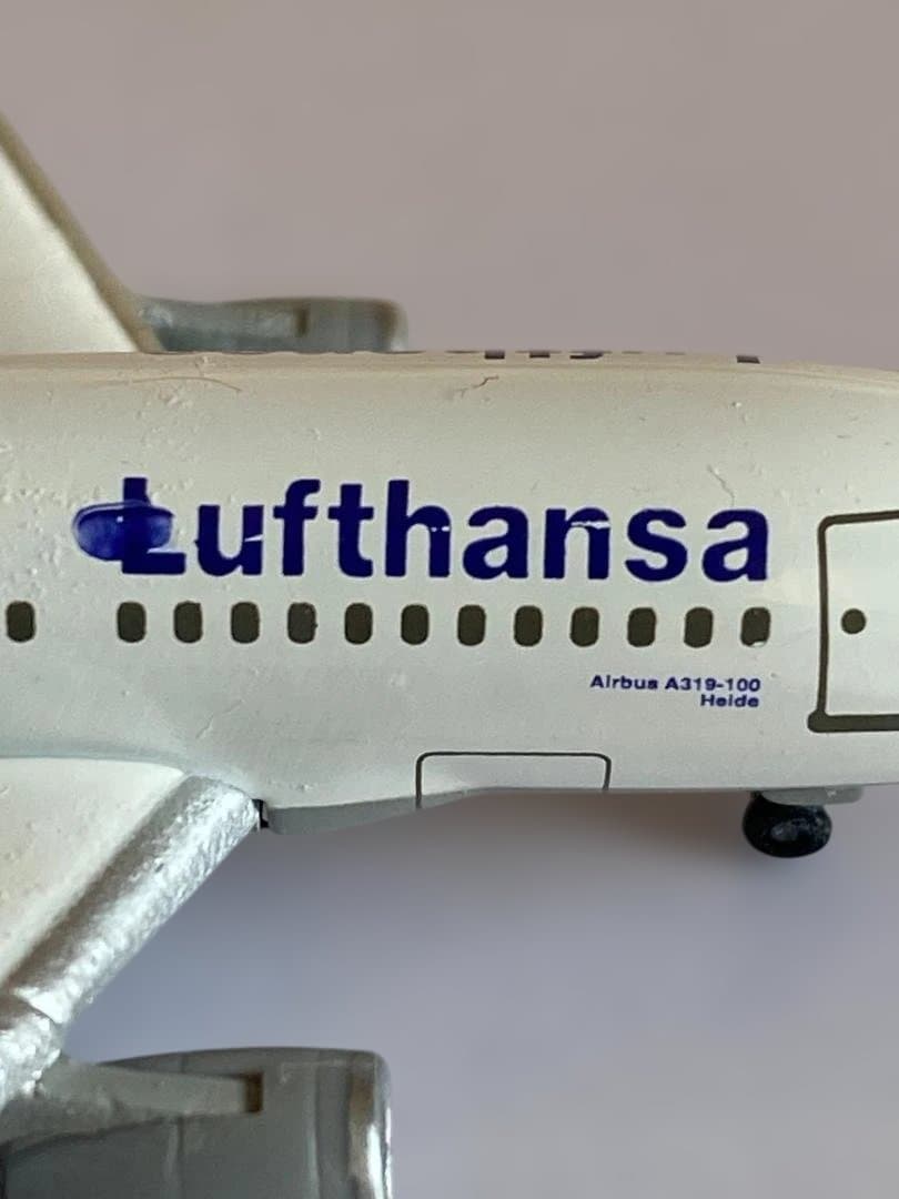 【超希少】ヘルパ 1/500 ルフトハンザ A319（製造時エラープリント）