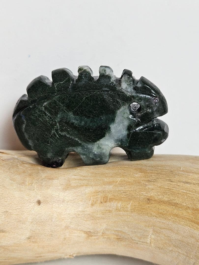 獣型は今年強くなる　　　　異形　獣翡翠勾玉