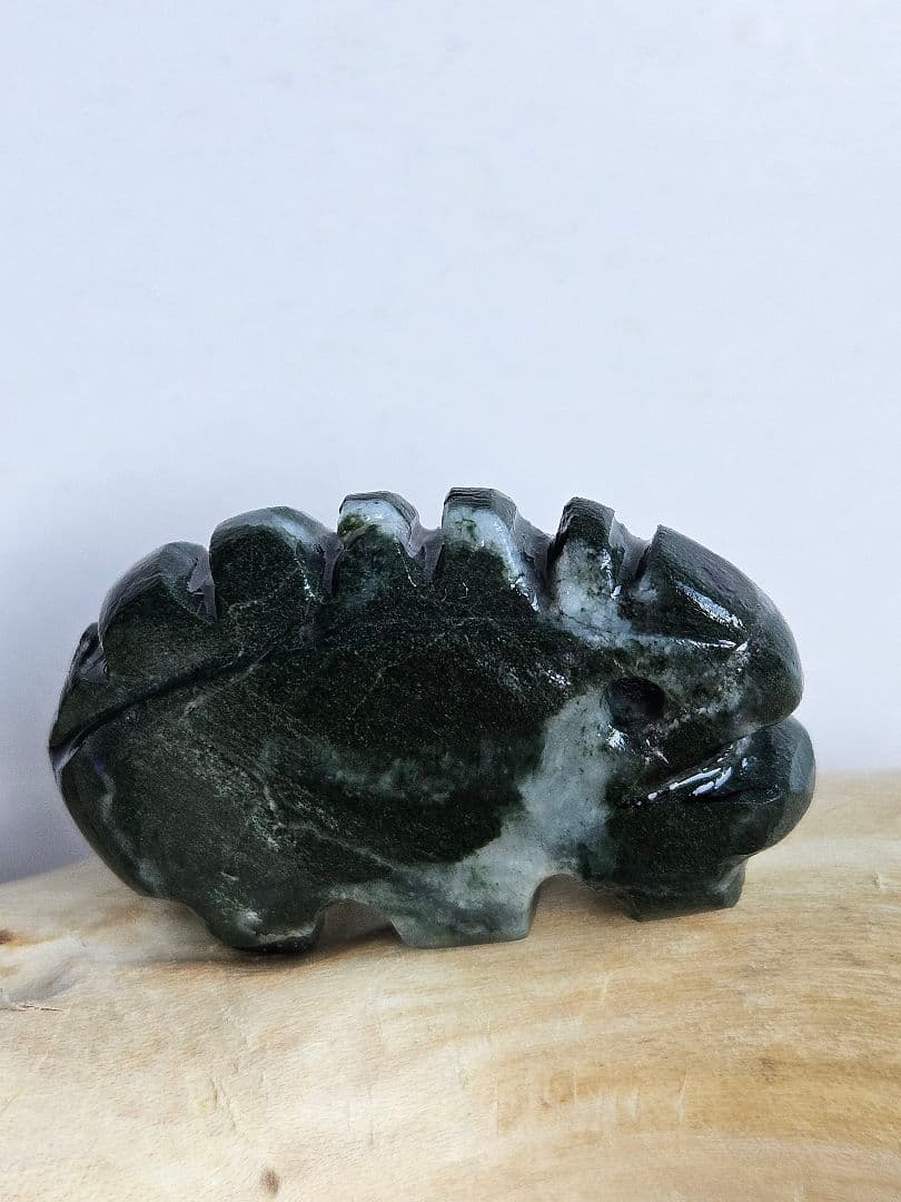 獣型は今年強くなる　　　　異形　獣翡翠勾玉