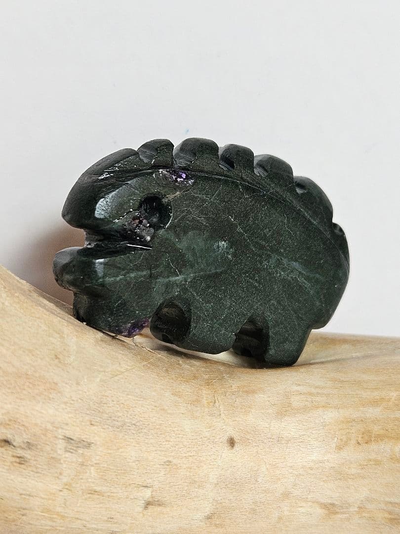 獣型は今年強くなる　　　　異形　獣翡翠勾玉