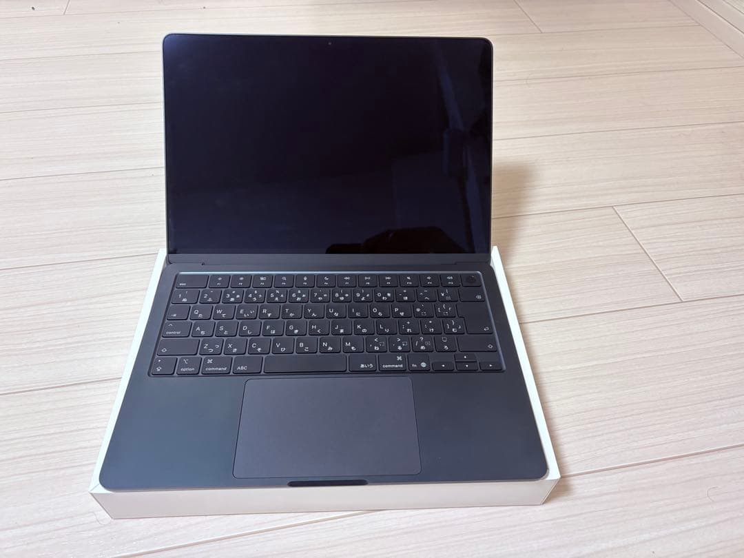 i*s様 MacBook Air M4 16GB 256GB Midnight