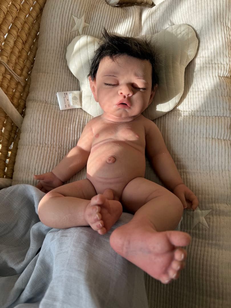 リアルベビー人形 シリコン製 約42センチ