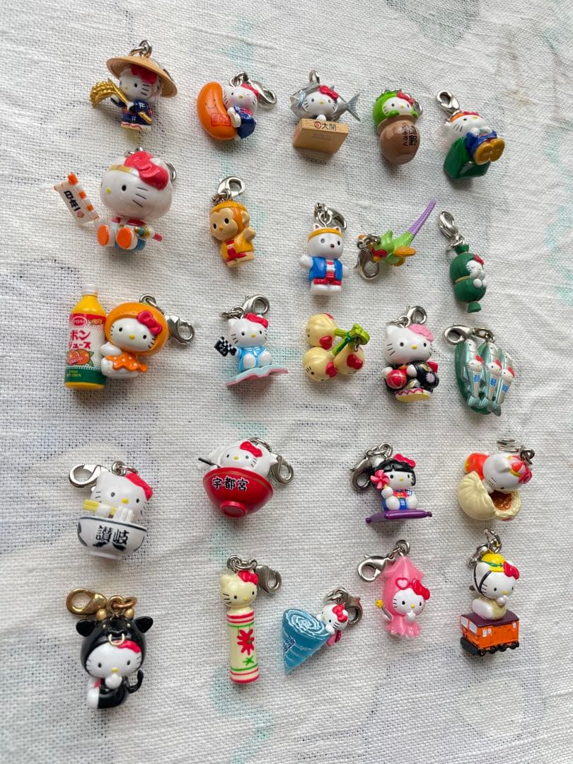 ご当地キティ♡ストラップ チャーム根付 19個