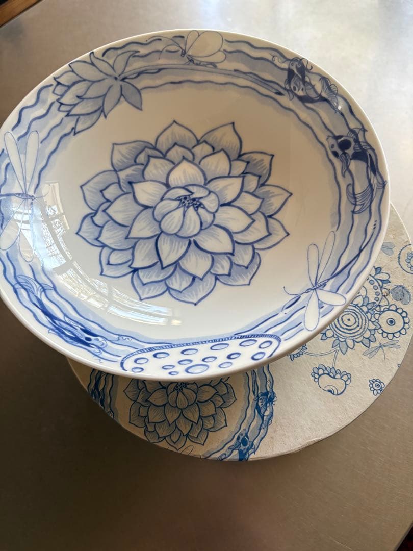 ZARA  青い蓮の花模様の陶器皿　4枚セット