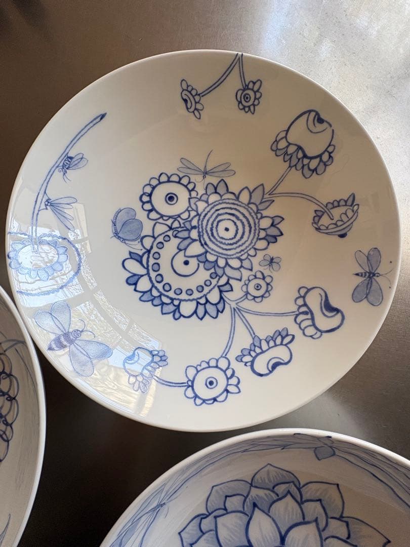 ZARA  青い蓮の花模様の陶器皿　4枚セット