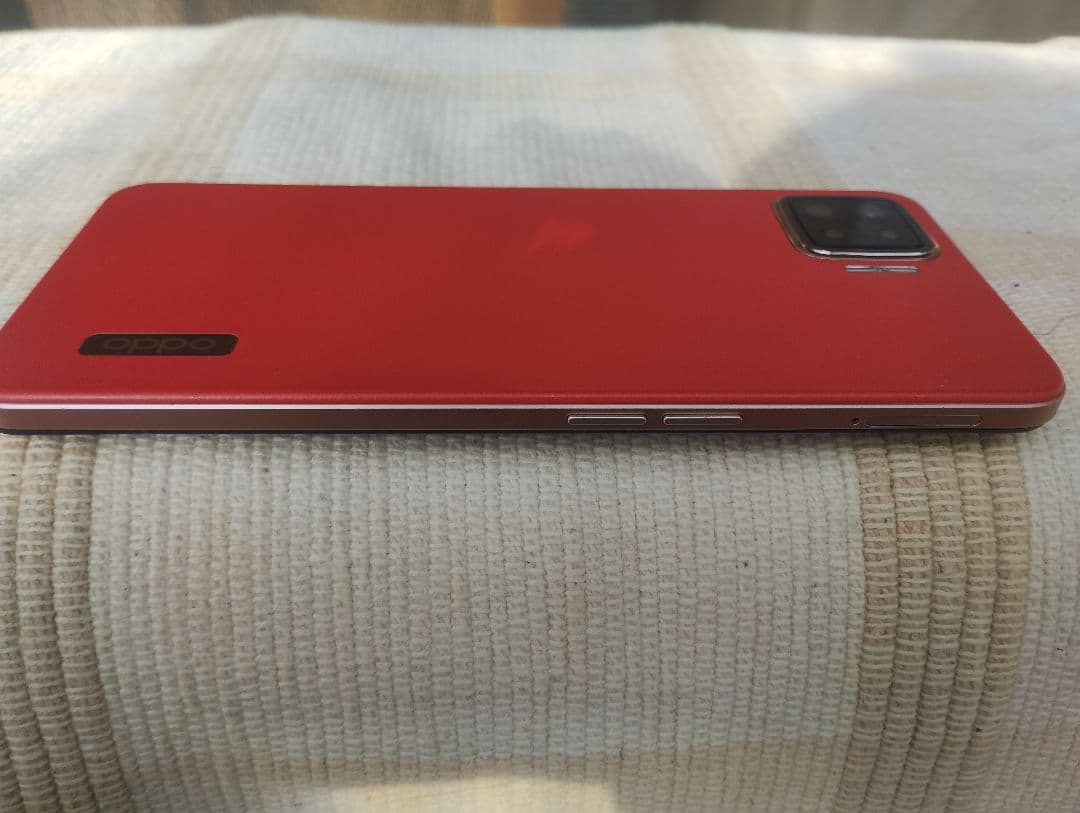 OPPO A73　ケース付き