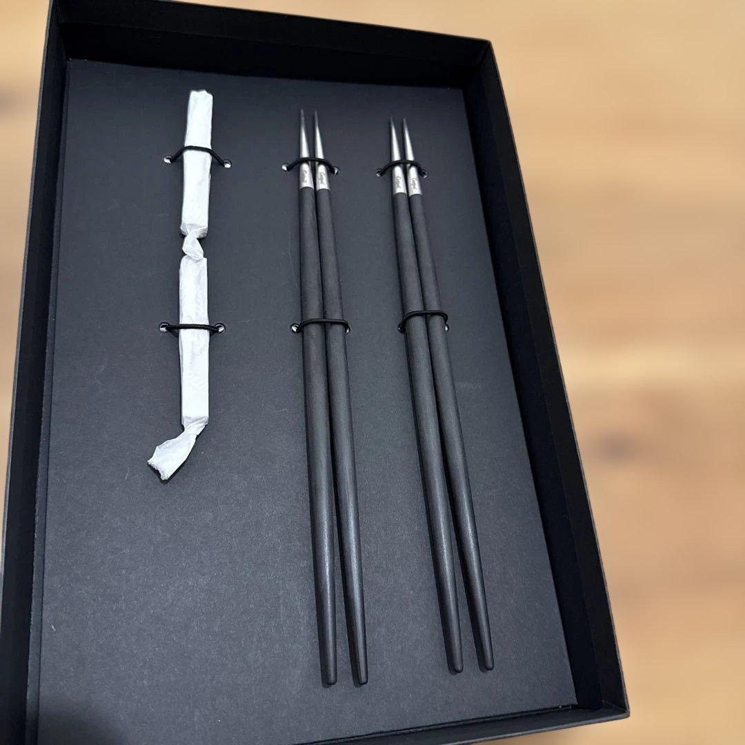 新品Cutipol クチポール GOA 箸&箸置きセット ブラック