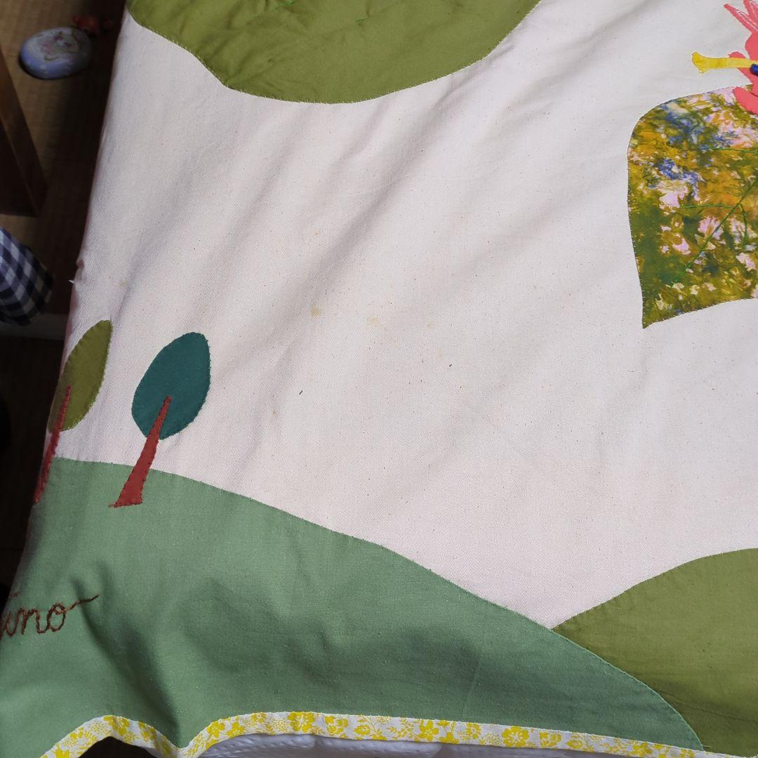 カラフルなパッチワーク布製品ハンドメイド　マルチカバー