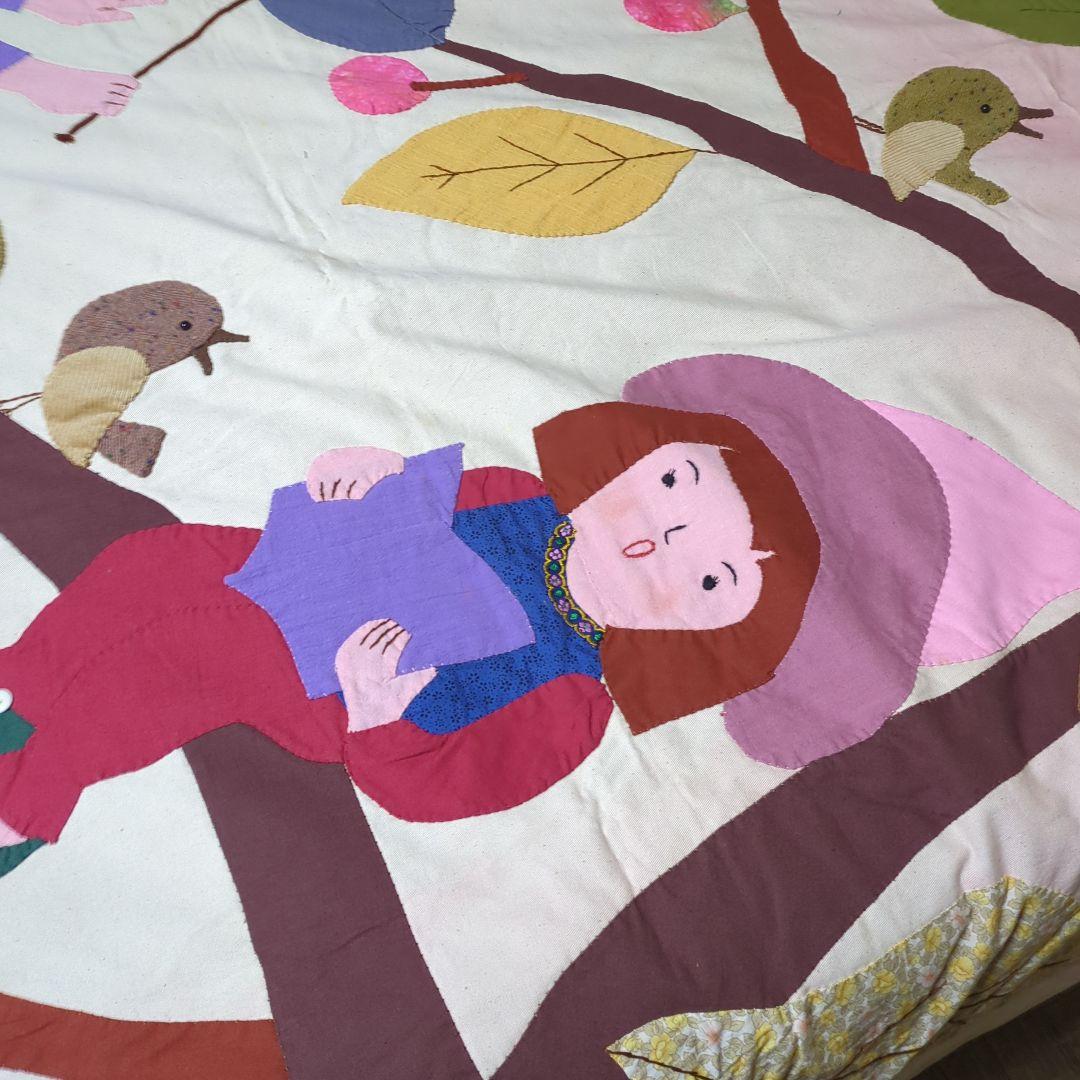 カラフルなパッチワーク布製品ハンドメイド　マルチカバー