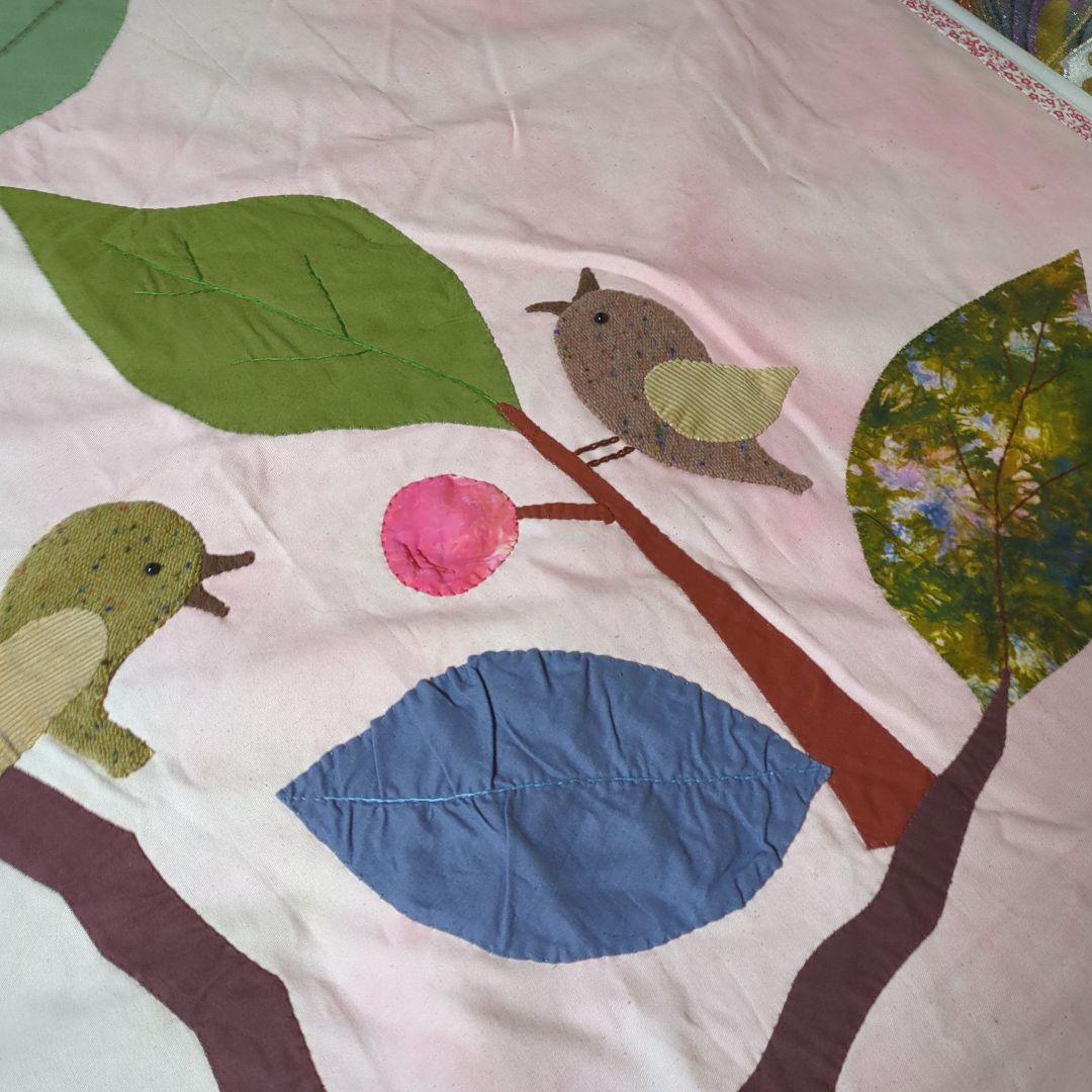 カラフルなパッチワーク布製品ハンドメイド　マルチカバー