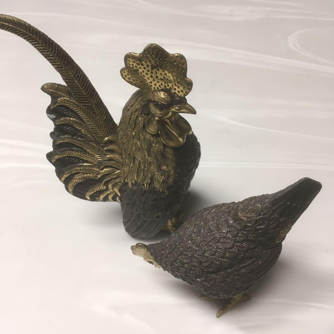 仲良しオンドリとメンドリの置物　金属製　重さあります