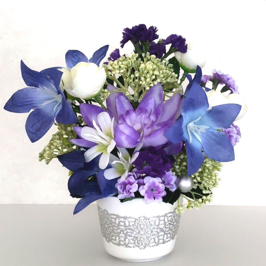 ♕* 人気の蓮がメイン♬ 紫▪ 青▪ 白 の上品な造花仏花アレンジメント ♧*