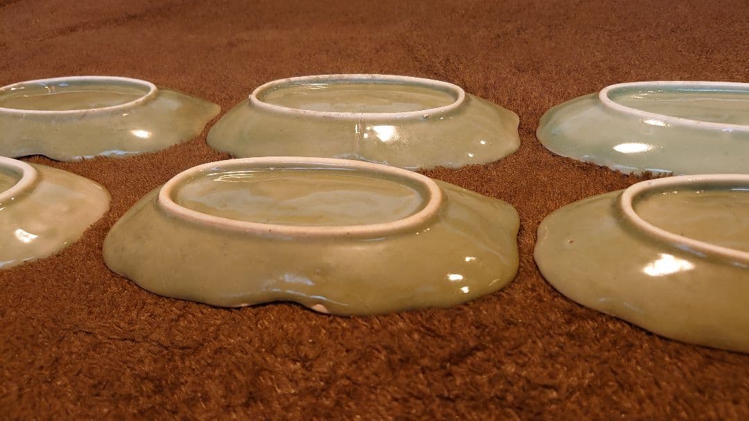 李朝　青磁　陽刻　葉皿　金彩　蔵出し　６客