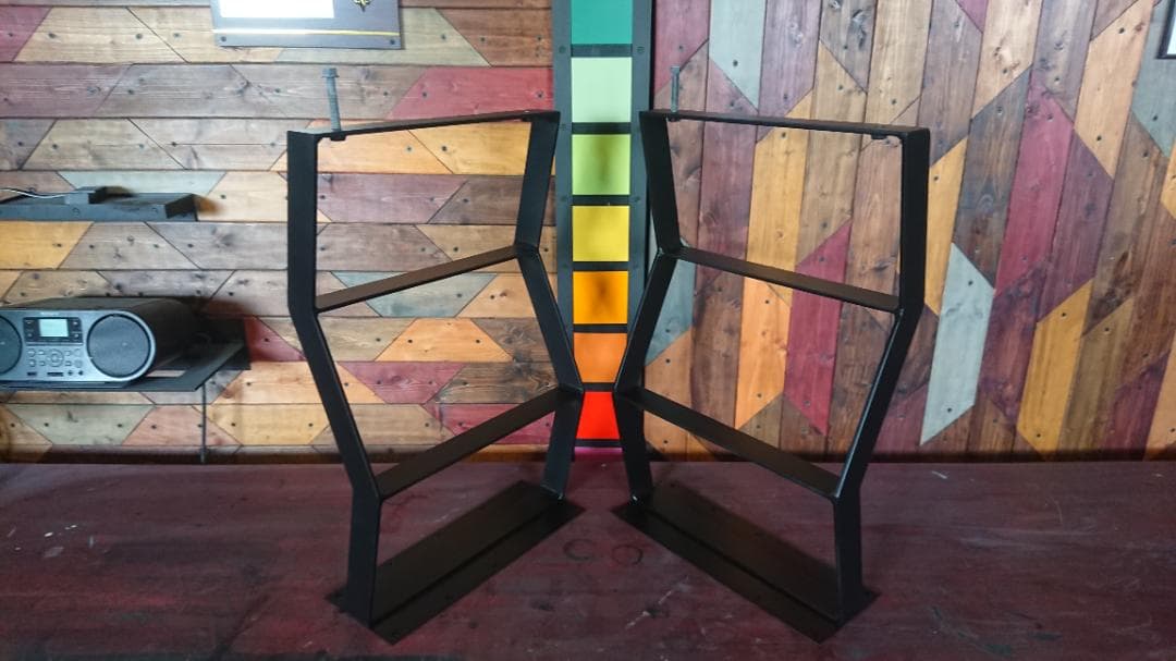 マットブラックでアイアンなスケルトン鉄脚♪ 50×400×650mm 目型 2脚