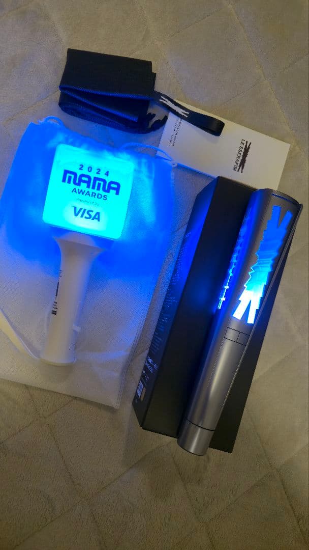 LESSERAFIM　&　MAMA　OFFICIAL LIGHT STICK