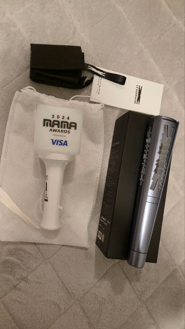 LESSERAFIM　&　MAMA　OFFICIAL LIGHT STICK