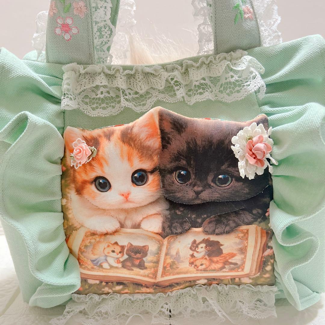 コヤンイサムチョン 贅沢フリルと刺繍の2wayトートバッグ／ミントグリーン 猫