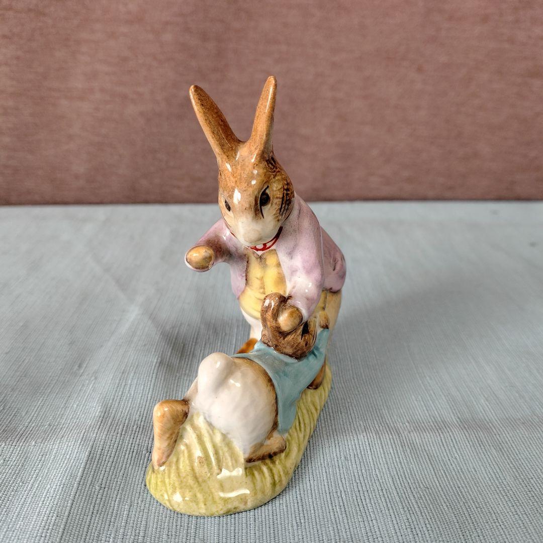 イギリス陶器老舗製 セラミックフィギュリン/ ピーターラビット2個組み合わせ品