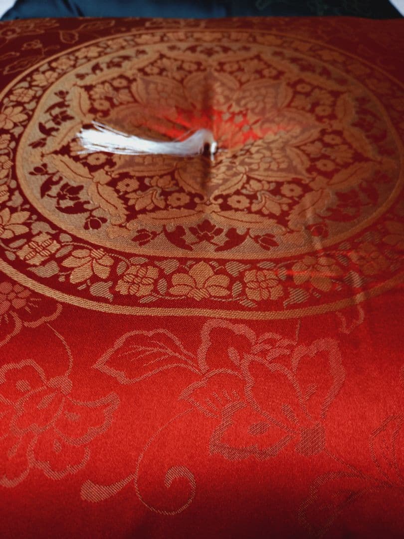 ♡期間限定お値下げ♡【新品　未使用】高級婚礼座布団　刺繍　深緑、赤　2枚組