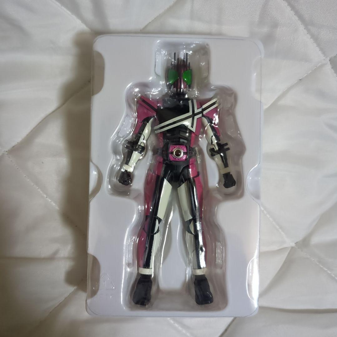 S.H.Figuarts 真骨彫製法 仮面ライダーディケイド(ネオVer.)