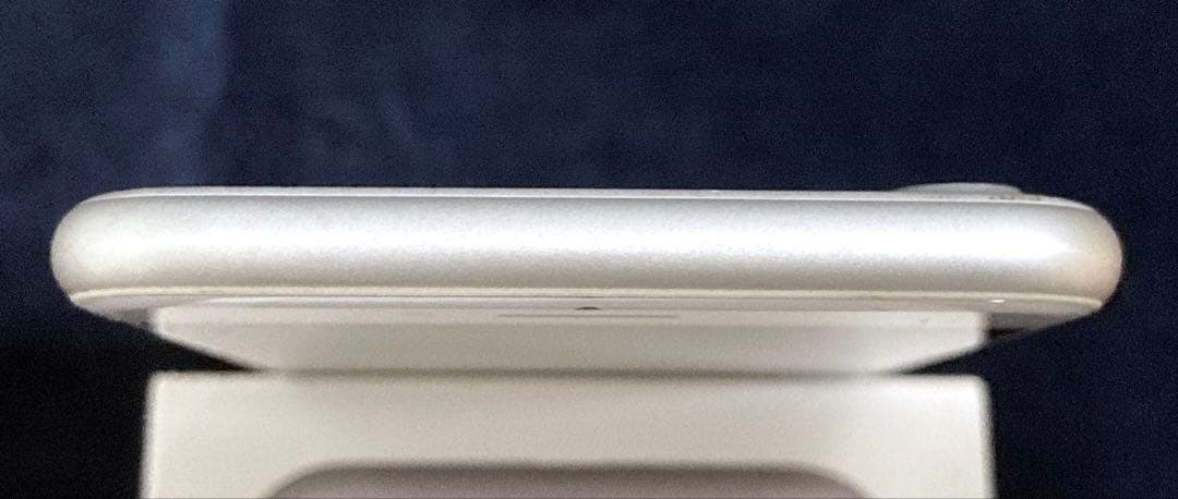 iPhone7 Silver 32GB SIMフリーMARVEL iFace付