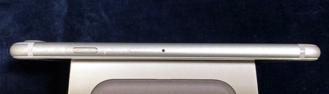 iPhone7 Silver 32GB SIMフリーMARVEL iFace付