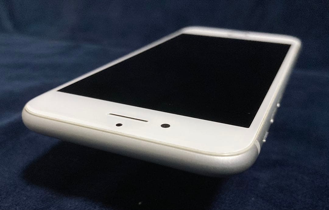 iPhone7 Silver 32GB SIMフリーMARVEL iFace付