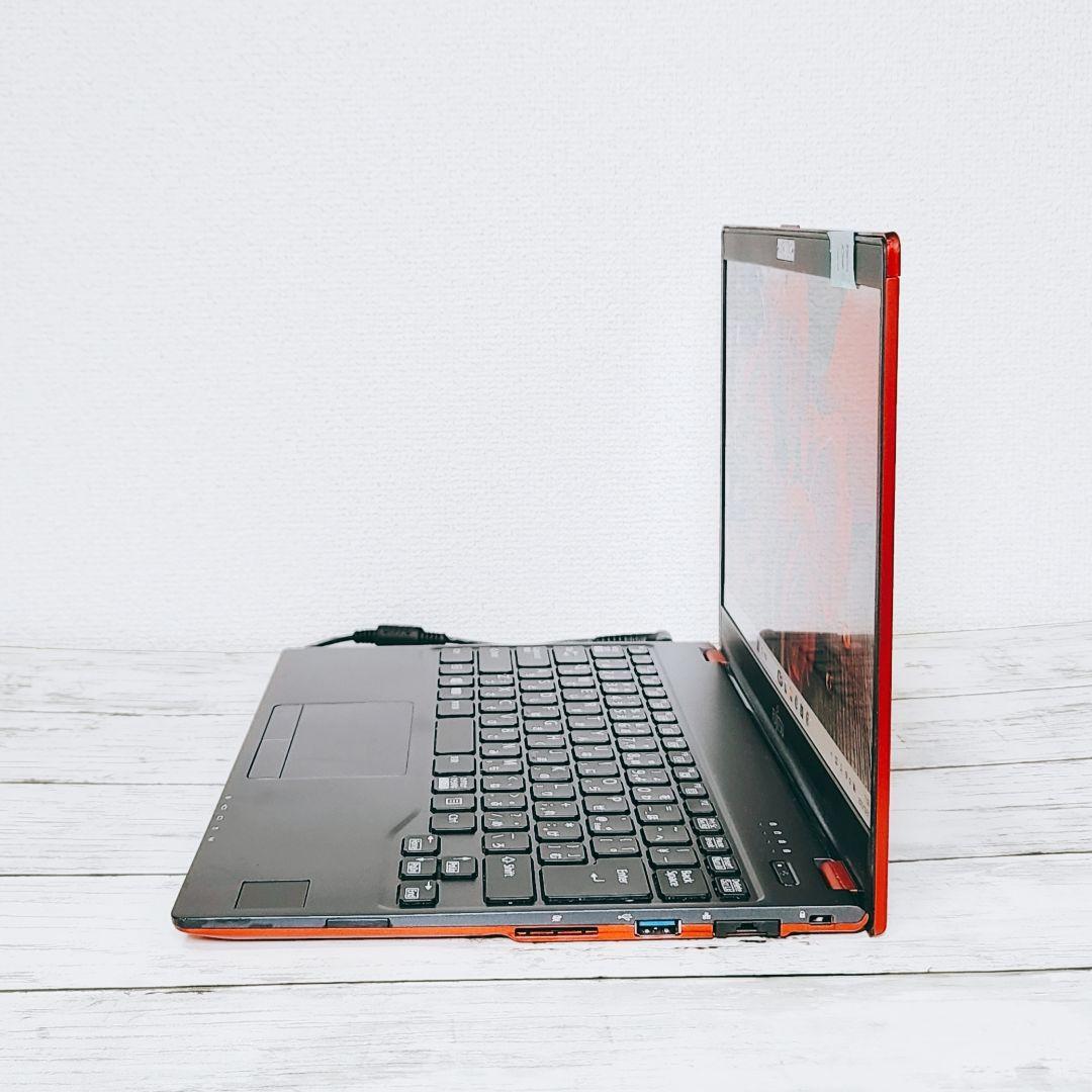 普段使いに♪富士通 FMV コンパクト ノートパソコン 薄型軽量 SSD カメラ