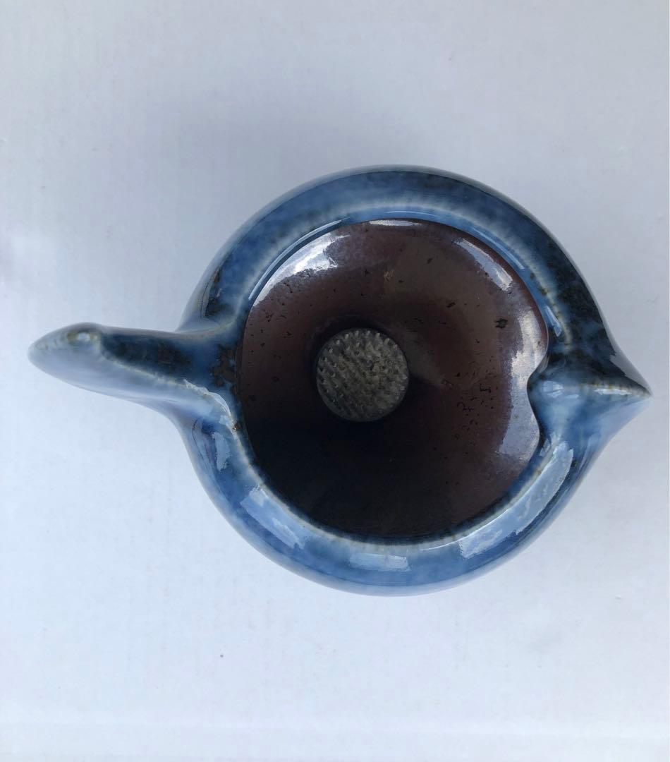 2. 廣内俊之作　呉須卓上花器　1基