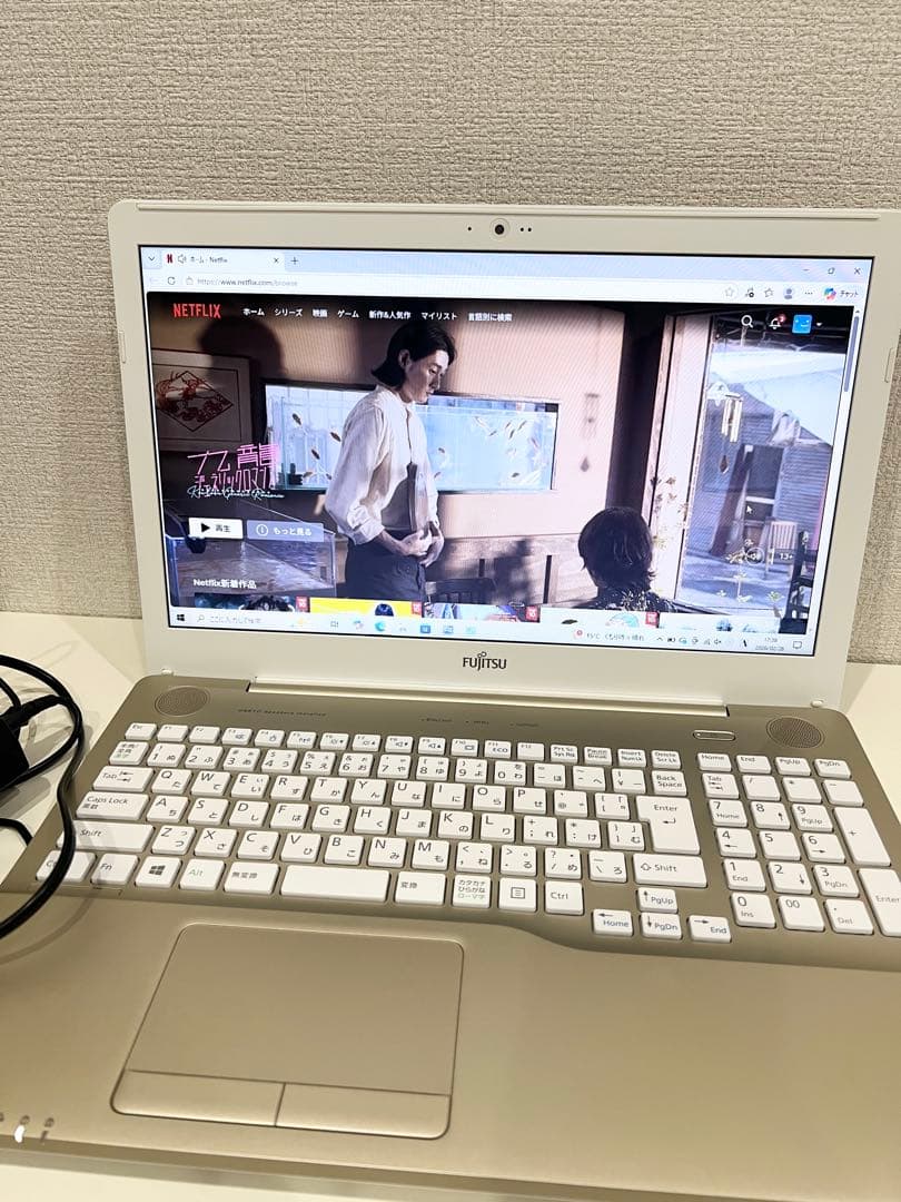 富士通パソコン、ケース、充電コード、マウス付き