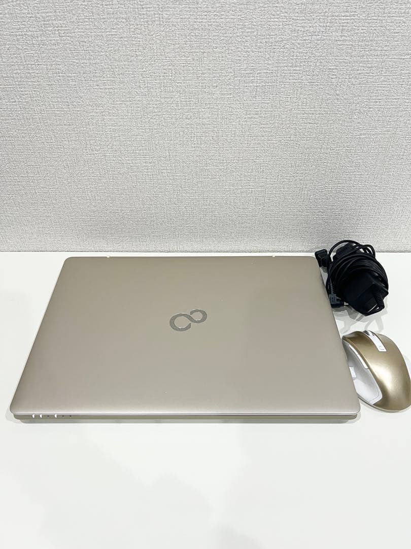 富士通パソコン、ケース、充電コード、マウス付き