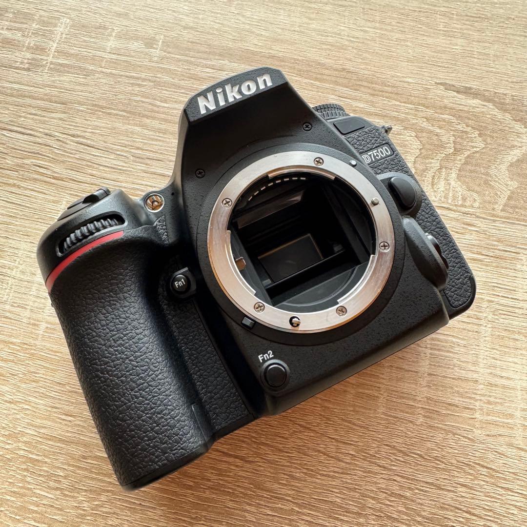 Nikon D7500 デジタル一眼レフカメラ　レンズキット