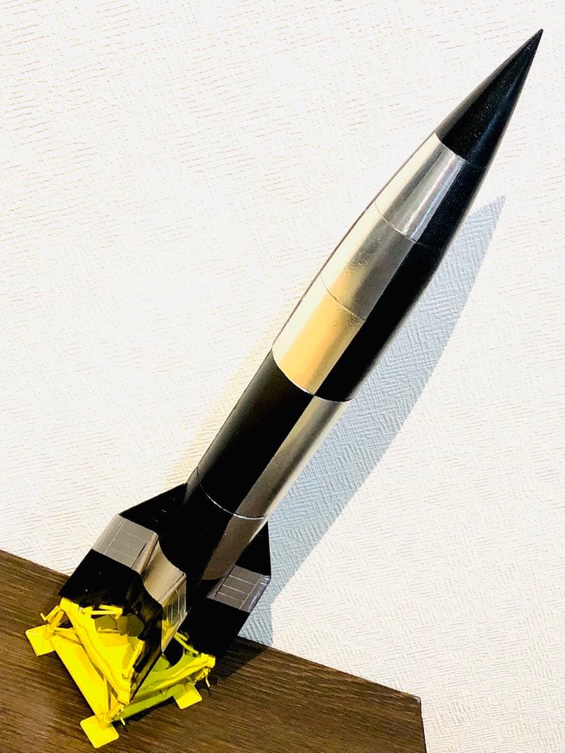 【完成品】V2ロケット・A-4b有人型(1/48)セット~アルミ貼り仕様~