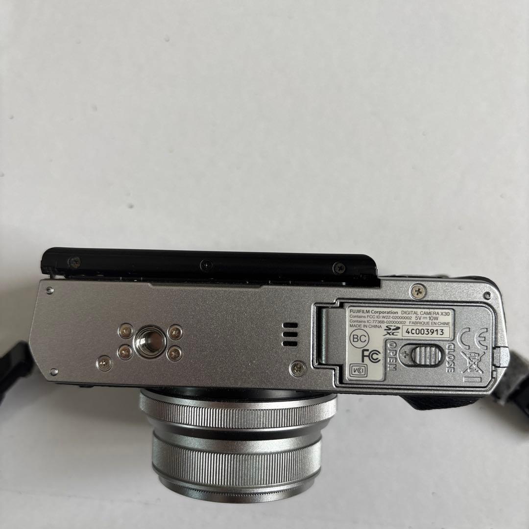 FUJIFILM X30 デジタルカメラ　バッテリー付き