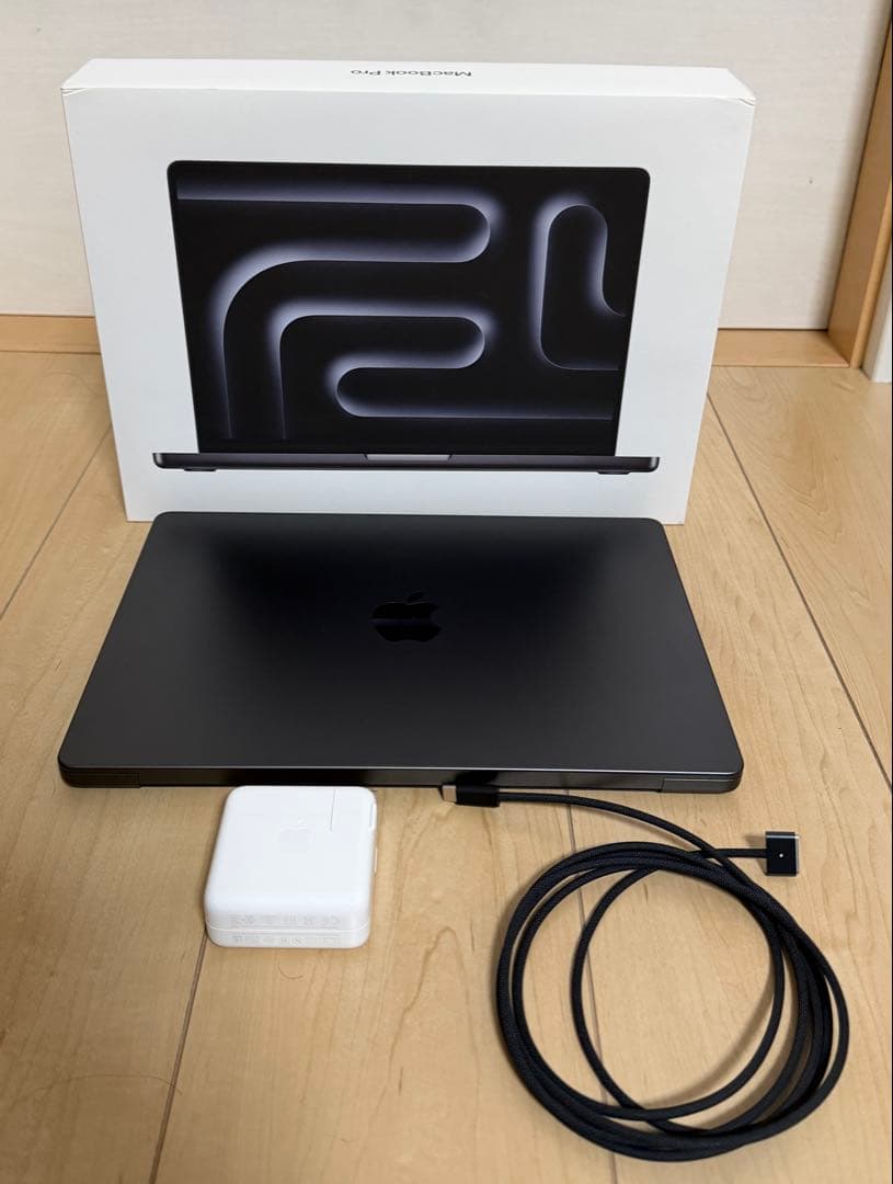 超美品　MacBook Pro m4