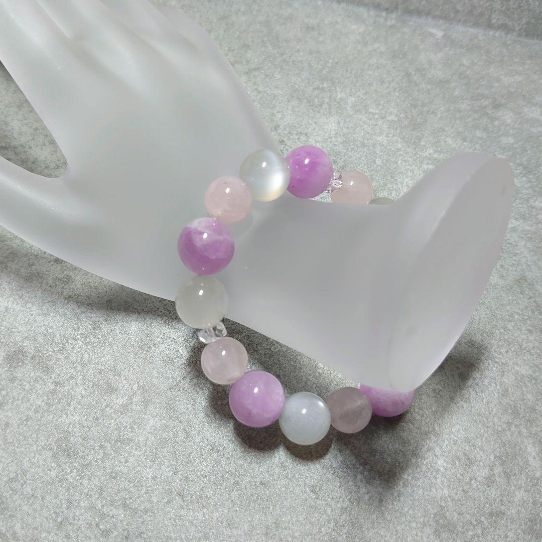艶やかなパステルカラーが魅力的！オトナピンクカラーの天然石ブレス　素敵な逸品